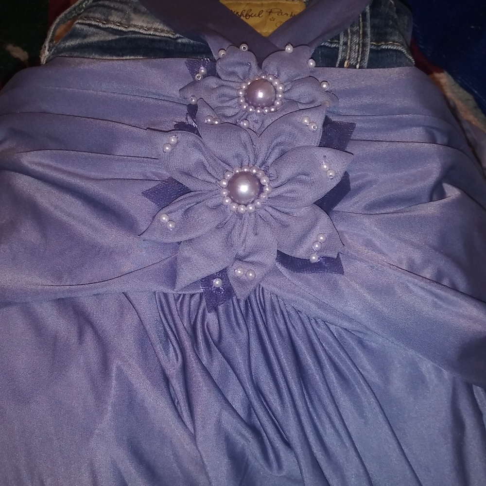 Clothes - Picture 3 of 8
